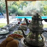 Izmir Yasam Vadisi فندق بورنوفا